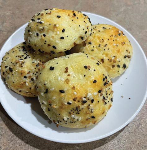 Keto Bagel Bites – Adams Electric Cooperative Keto Bagel Bites, Bagel Bites Recipe, Keto Bagel, Keto Pudding, Cheese Bagels, Keto Bagels, Bagel Bites, Easy Keto Meal Plan, Keto Cream