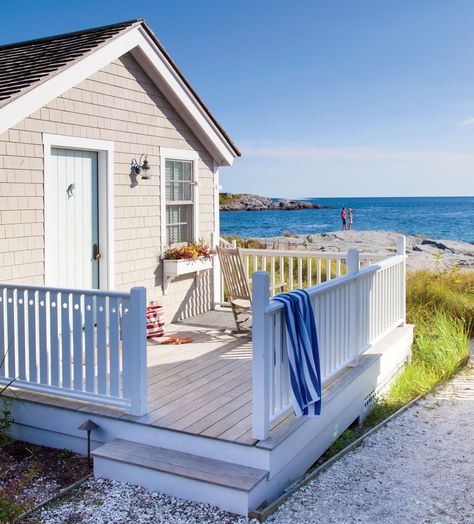 Cozy Beach Cottage, Newport Beach House, Small Cottage House Plans, England Beaches, Small Cottage Homes, House Of Turquoise, Dream Beach Houses, Cottage By The Sea, Style Cottage