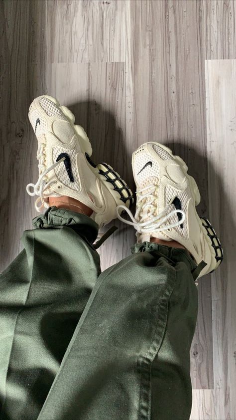 Nike Air Zoom Spiridon, Shoes Fashion Photography, Filmy Vintage, Pretty Shoes Sneakers, Looks Country, Hype Shoes, Shoe Inspo, Aesthetic Shoes, Swag Shoes