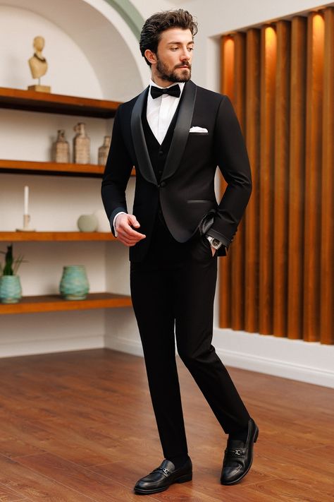 Men's Suit Accessories, Men Suite Ideas, 3 Piece Suit For Groom, Taksido Suit For Groom, Walima Suit For Men, Reception Groom Outfit Suit, Wedding Black Suits Men, Men’s Black Tuxedo, Wedding Reception Suits For Groom