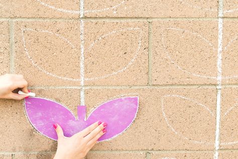 Cinderblock Wall, Tiny Patio, Patio Wall Decor, Exterior Murals, Small Patio Design, Small Patio Decor, Patio Decor Ideas, Cinder Block Walls, Fence Art