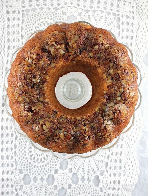 Honey Whiskey Bundt Cake  I Whiskey Bundt Cake, Whiskey Cakes, Whiskey Butter, Boozy Cakes, Rum Cake Recipe, Honey Whiskey, Whiskey Cake, Butter Glaze, Bundt Cake Recipe