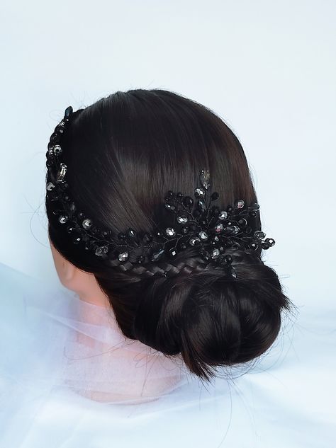 Crystal hair pins/Black hair pins / Bride hair pins / Crystal hair clip Black Hair Jewelry, Black Headpiece, Black Hair Pieces, Crystal Hair Clip, Bride Hair Pins, Black Hair Accessories, Black Wedding Hairstyles, Bridesmaid Hair Pins, Crystal Hair Vine