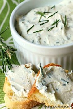 Friendsgiving Recipes Appetizers, Feta Spread, Pilsbury Recipes, Baguette Slices, Toasted Baguette, Simple Mills, No Cook Appetizers, Feta Dip, Appetizer Dishes