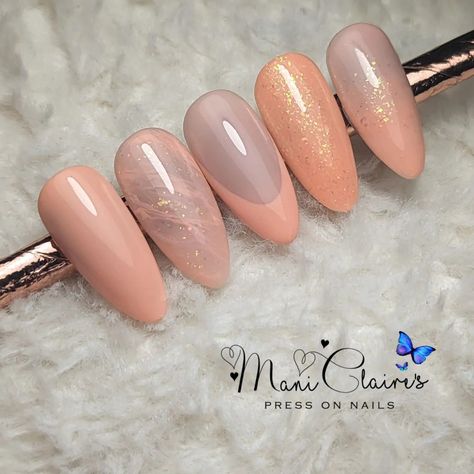 Peach nail design Nail Peach Color, Peach Bridal Nails, Apricot Nails Design, Peach And Grey Nails, Soft Peach Nails, Peach Wedding Nails, Peach Nails Design, Peachy Nails Designs, Peach Fuzz Nail Art