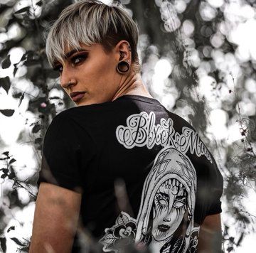 Rhea Ripley Haircut, Rhea Ripley Short Hair, Rhea Ripley Hair, Goth Muscle Mommy, Rhea Ripley Nails, Masculine Girl, Demi Bennett, Terror Twins, Mami Rhea