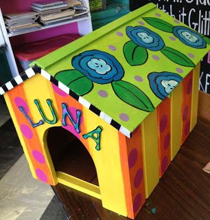 Painted Dog House Ideas, Painted Dog House, Dog House Painting Ideas, Goat Houses, Kennel Diy, Time To Be Happy, Dog Backyard, Indoor Dog House, Spoiled Pets