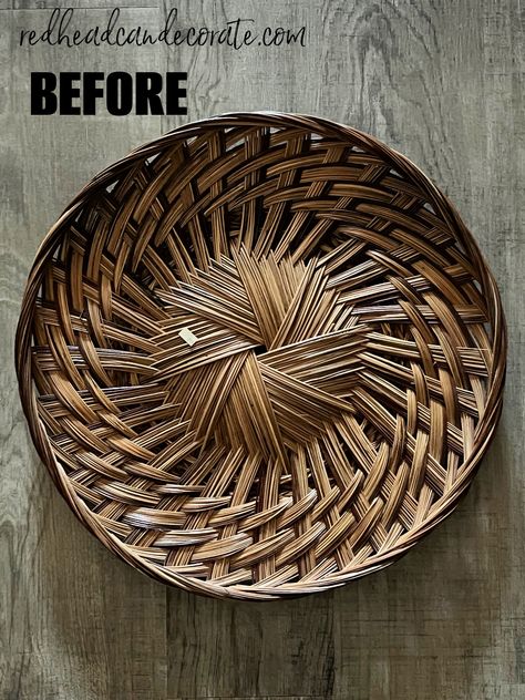 How to Create a Thrift Store Basket Wall Corner using thrift store baskets! Basket Wall Corner, Decorating With Wall Baskets, Flat Round Basket Decor Ideas, Wall Basket Arrangements, Shallow Basket Decor, How To Decorate With Wall Baskets, Thrift Store Basket Makeover, Decorating With Baskets On Shelves, Thrifted Basket Wall