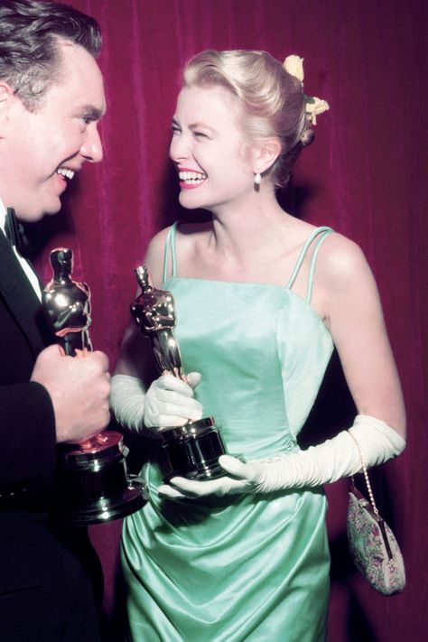 Oscar Best Actress, Best Oscar Dresses Of All Time, Oscars Dresses, Best Oscar Dresses, Camille Gottlieb, Best Actress Oscar, Grace Kelly Style, Edith Head, Princess Grace Kelly