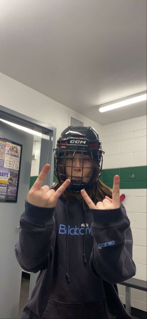 Hockey girl with helmet in locker room with hoodie on Ringette Girl Aesthetic, Hockey Practice Outfit, Hockey Women Aesthetic, Hockey Astethic, Hockey Wife Aesthetic, Hockey Gf Aesthetic, Hockey Girls Aesthetic, Hockey Girl Aesthetic, Womens Hockey Aesthetic