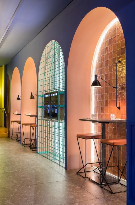 » Mino Osteria Restaurant by Vanessa Larré Arquitetura Fun House Design, Ideation Room, Ramen Bar, Desain Pantry, Brass Monkey, Rumah Minecraft, 카페 인테리어 디자인, Surf Camp, Bar Interior