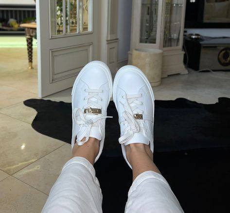 Fashion, style, aesthetic, luxury goods, hermes sneakers, white shoes, luxury lifestyle, dream shoes, leather shoes Hermes Sneakers Women Outfit, White Leather Shoes Outfit, Hermes Sneakers Women, Luxury White Sneakers, Gold Sequin Leggings Outfit, Hermes Shoes Women, Brown Oxford Shoes Outfit, White Sneakers Aesthetic, Leather Shoes Outfit