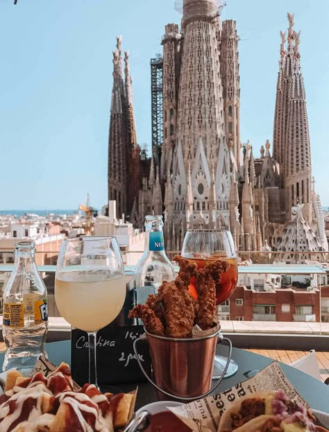 Best Places In Barcelona, Barcelona Restaurants With A View, Barcelona Trip Aesthetic, Barcelona Spain Instagram Pictures, Spain Fashion Summer Barcelona, Barcelona Must See, Living In Barcelona Aesthetic, Barcelona Aesthetic Photography, Barcelona Beach Aesthetic