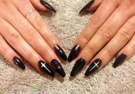 Nail Design Gold, French Tip Nail Art, Cross Nails, Black Coffin Nails, Video Makeup, Coffin Nails Matte, Nail Design Video, Goth Nails, Coffin Shape