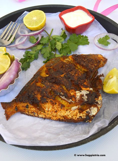 Pomfret Fish Fry Fish Starter Recipes, Fried Whole Fish, Red Snapper Fish, Indian Fish Recipes, Tandoori Fish, Whole Fish Recipes, Fish Fry Recipe, Recipe Mushroom, Spicy Mushroom