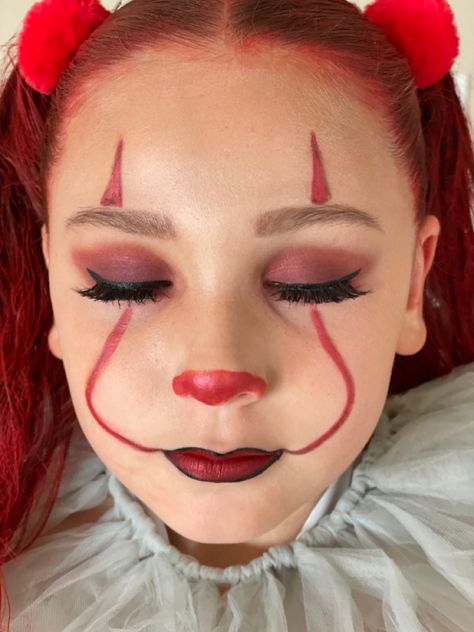 Kids Halloween Clown Makeup, It Clown Makeup Kids, Penny Wise Costume Women Makeup, Pennywise Costume Female Makeup, Girls Halloween Makeup Kids, Easy Girl Clown Makeup, Clown Girl Makeup Halloween, Women’s Pennywise Costume, Pennywise Makeup Girl Kid