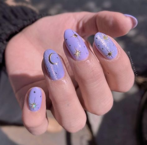 Nail Art Ideas For Short Nails Classy, Moon Designs On Nails, French Moon Nails, Nail Inspo Moon And Stars, Moon And Stars Nails Art, Moon Art Nails, Astro Nail Art, Lavender Star Nails, Saturn Nail Art