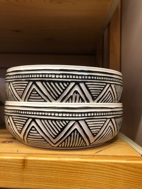 Easy Scraffito Designs, Pottery Geometric Patterns, Scrifito Ceramics, Sgraffito Bowl Designs, Scrafito Pottery, Sgraffito Designs Easy, Sgraffito Designs Pattern, Scraffito Designs Simple, Sgraffito Bowl