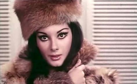 All the colors of the dark (1972) // Edwige Fenech • • • #edwigefenech #italian #oldmovies #cinema #vintage #retro #fashion #beautiful… Edwige Fenech, Famous Novels, Summer Wines, Oui Oui, Old Movies, Winter Garden, Vintage Beauty, Italian Style, New Trends