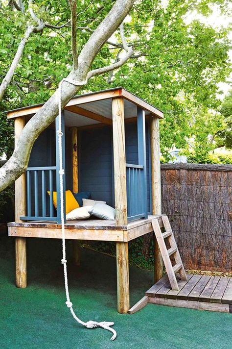 Ideas Para Decorar Jardines, Diy Playhouse, Backyard Playhouse, Build A Playhouse, Tree House Kids, Tree House Designs, Playhouse Outdoor, Backyard Playground, Backyard Play