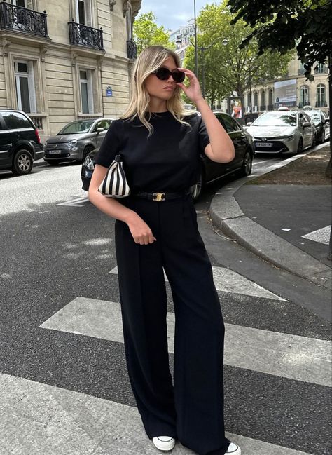 Paris Summer Outfits, Chic Travel Outfit, Europe Outfits, City Outfits, Paris Outfits, Mode Casual, Looks Chic, Modern Outfits, Classic Outfits