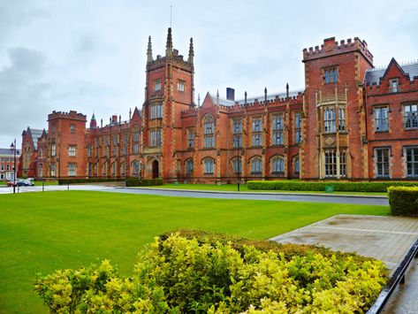 Queens University, Northern Ireland Travel, Ireland Pictures, Queen's University, Belfast Northern Ireland, Going To University, Travel Moments, Uk Universities, University Campus