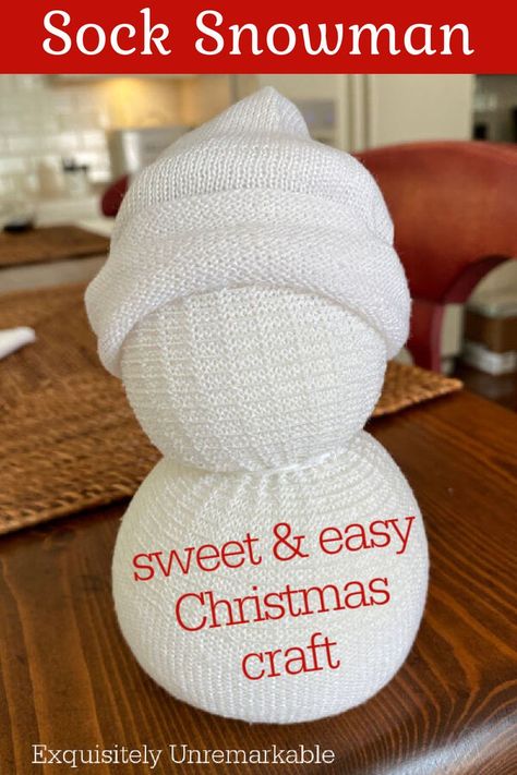 sock snowman sweet and easy Christmas craft Easy Sock Snowman, Playgroup Ideas, Sock Snowman Craft, Diy Snowman Decorations, Diy Snowman Ornaments, Snowman Diy, Easy Christmas Craft, Man Pictures, Snowman Crafts Diy