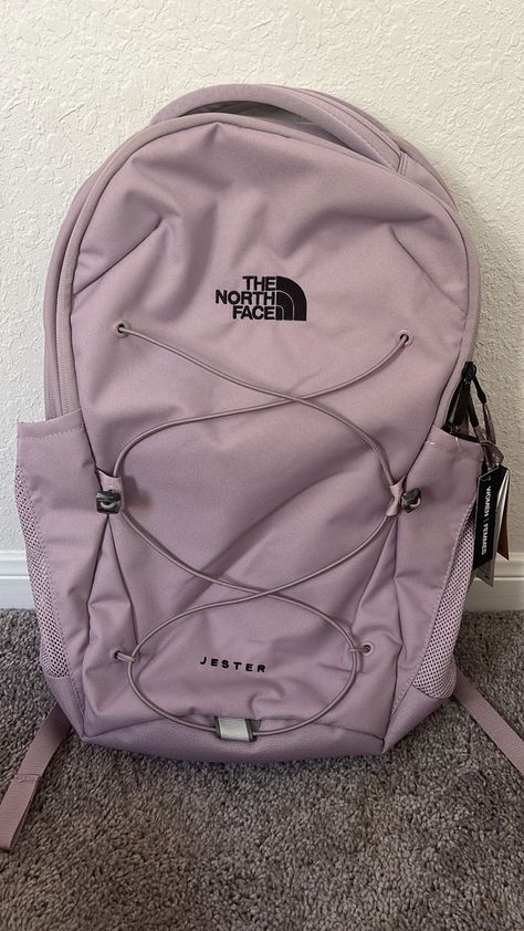 Purple North Face Backpack, North Face Backpack School, Cute Backpacks For School, School Backpack Essentials, Pretty School Supplies, North Face Jester, North Face Bag, Backpack Essentials, School Bag Essentials