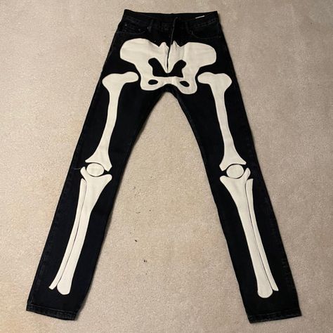 Bleach Bones Pants, Skeleton Legs Pants, Custom Black Jeans, Art On Pants, Skeleton Jeans, Skeleton Pants, Skeleton Clothes, Custom Jeans Diy, Reworked Clothes