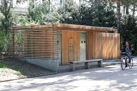 Gallery - Public Toilets in the Tête d'Or Park / Jacky Suchail Architects - 6 Outdoor Toilet Design, Public Amenities, Warehouse Cafe, Outdoor Restroom, Park Amenities, Restroom Architecture, Wc Design, Public Toilet, Outdoor Toilet