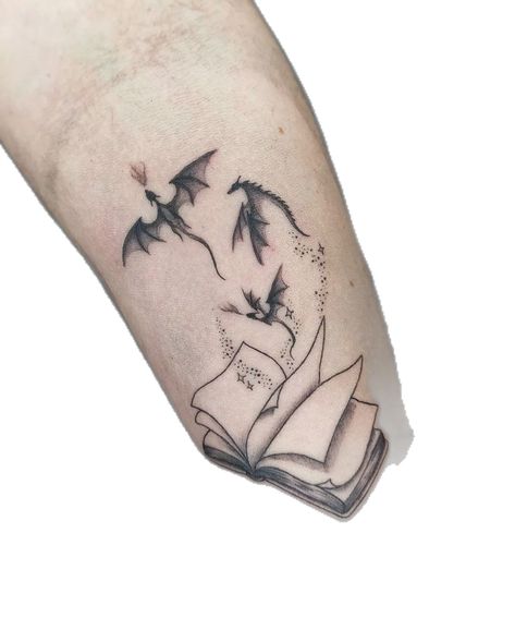 Book Dragon Tattoo, Book Themed Tattoos, Book Inspired Tattoos, Fantasy Tattoo, Dragon Flying, Themed Tattoos, Small Dragon Tattoos, Bookish Tattoos, Dragon Tattoo For Women