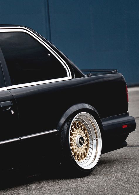 Bmw Pictures, To Fast To Furious, Serie Bmw, Car Wheels Diy, Stanced Cars, Bmw 325, Bbs Wheels, Bmw Wheels, Bmw E30 M3