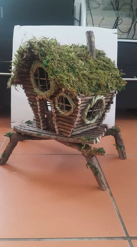 Natural Fairy Houses, Fairy Village Ideas, Fairy House Ideas, Fairy Garden Doors, Fairy Tree Houses, Fairy House Crafts, Fairy Garden Furniture, Fairy Village, Fairy House Diy