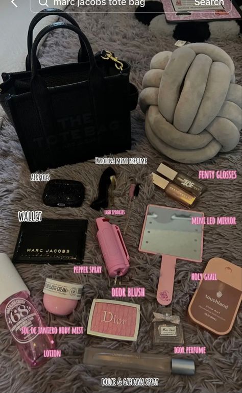 Diy Doll Suitcase, Bag Tour, Handbag School, Dior Blush, Everyday Bag Essentials, In My Purse, School Bag Essentials, Burgundy Outfit, My Style Bags