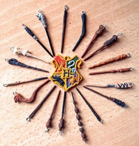 Harry Potter Miniatures, Crea Fimo, Harry Potter Charms, Potters Clay, Anniversaire Harry Potter, Harry Potter Christmas, Harry Potter Wand, Harry Potter Crafts, Harry Potter Diy