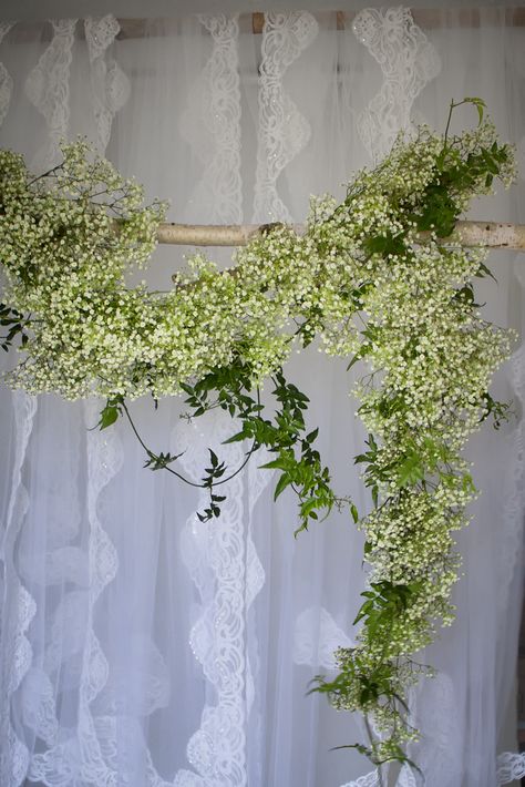 Gypsophila garland. Wedding. Gypsophila Garland, Hanging Installation, Gypsophila Wedding, Wedding Fayre, Spring Portraits, Hanging Vines, Flower Installation, Wedding Venue Decorations, Hanging Flowers