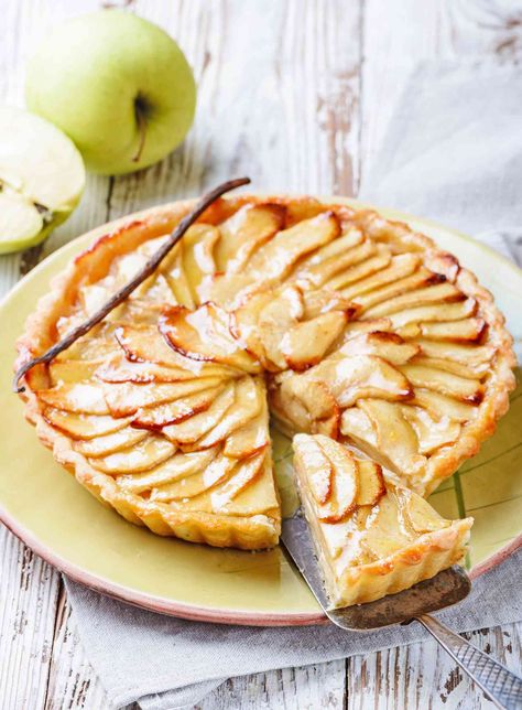 French Style Apple Tart, Best Apple Tart Recipe, Apple Tart Recipe Easy, Apple Custard Tart, French Apple Tart Recipe, Fruit Deserts, Apple Tarts, French Apple Tart, French Tart