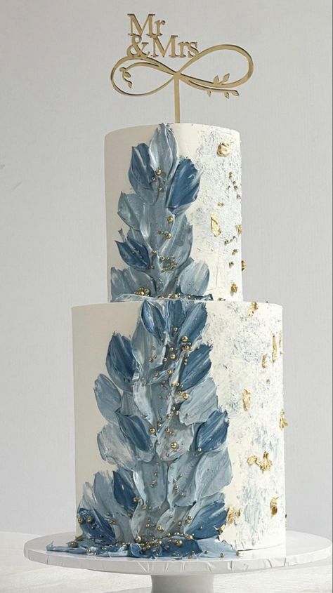 Light Blue Wedding Cake, Ice Blue Weddings, White And Gold Wedding Cake, Blue Wedding Decorations, Light Blue Wedding, Tiered Cake, Wedding Cakes Blue, Blue Themed Wedding, White Wedding Cakes