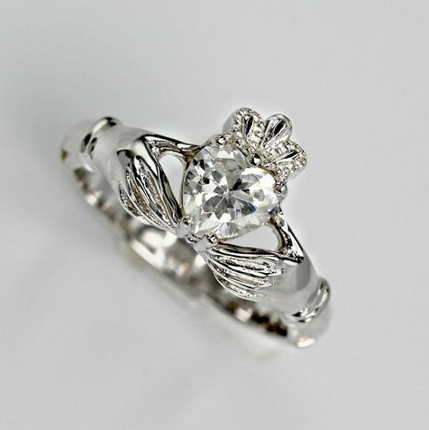 Silver claddagh ring