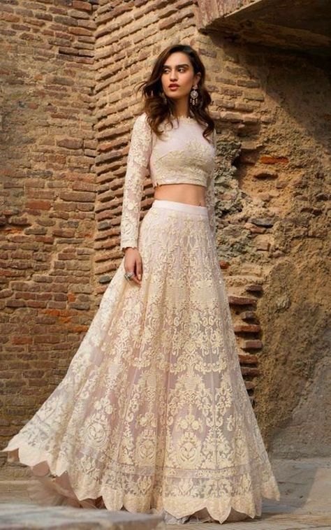 Gowns Dresses Indian, Floral Skirt Outfits, Lehenga Choli Designs, Lehenga Designs Simple, Blouse Designs Indian, Choli Designs, Rock Outfit, Indian Dresses Traditional, Indian Lehenga