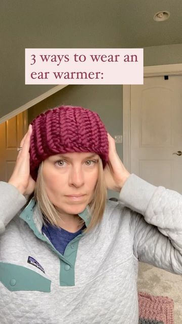 Hand Knit | Andrea on Instagram: "🌲Bonus points for being able to transition from an ear warmer to a cowl 🙌🏻. If your lifestyle/job calls for a lot of ‘in and out’ during the winter, ear warmers are great because you can pull it down over your neck and never lose it! When it’s time to head back outside 🥶❄️, simply pull it back up over your ears and you’re ready to go! (Pattern available in my shop: Apricity Earwarmer). ~~~ #apricityearwarmer #earwarmer #headband #woolearwarmers #wool #winter How To Style Ear Warmer Headband, Ear Warmer Headband Hairstyles, Ear Warmer Hairstyles, Ear Warmers Outfit, Winter Ear Warmers, Knit Headband Pattern, Warm Headbands, Ear Warmer Headband, Wool Winter