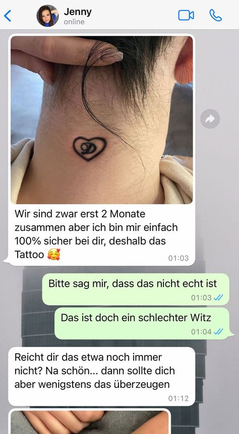 Wenn man sich tätowieren lässt, dann für die Ewigkeit. Das sollte absolut jedem klar sein. Doch die Initialen des Partners bzw. der Partnerin nach nur 2 Monaten zu tätowieren ist schon etwas besonderes. Man muss es absolut ernst meinen, um diesen Schritt zu wagen. Wäre es euch zu früh, oder könnt ihr es nachvollziehen? 😲 Life Is Short Tattoo Ideas, Tattoo Partner, Partner Tattoo, Tattoo Klein, Partner Tattoos, Tattoo Zeichnungen, Geniale Tattoos, Beautiful Tattoo, Next Tattoo