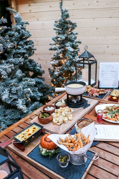 Apre Ski Theme Party, Apres Ski Dinner Party, Alpine Dinner Party, Apres Ski Food Ideas, Apres Ski Party Ideas, Apres Ski Event, Ski Chalet Party, Apres Ski Holiday Party, Apres Ski Party Food