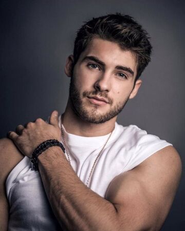 Cody Allen, Theo Raeken, Cody Christian, Most Handsome Actors, Most Handsome Men, Irish Men, Handsome Actors, Hollywood Actor, Muscle Men