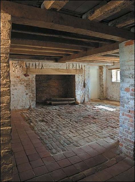 The basement kitchen of 17thC Bacon's Castle in Virginia, with brick hearth and timber lintel. http://www.history.org/Foundation/journal/Summer07/kitchens.cfm Brick Floors, Brick Hearth, Houses In America, Colonial Interior, Casa Country, Basement Kitchen, Kitchen Fireplace, Old Bricks, Colonial Williamsburg