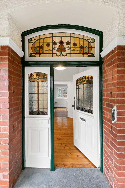 Go inside this 1903 Edwardian Home | Let Us In Home Tour | Hunting for George Edwardian Home Renovation, Edwardian Decor Interior Design, Edwardian Interior Design, Edwardian House Exterior, Edwardian Renovation, Edwardian House Interior, Edwardian House Renovation, Edwardian Cottage, Edwardian Homes