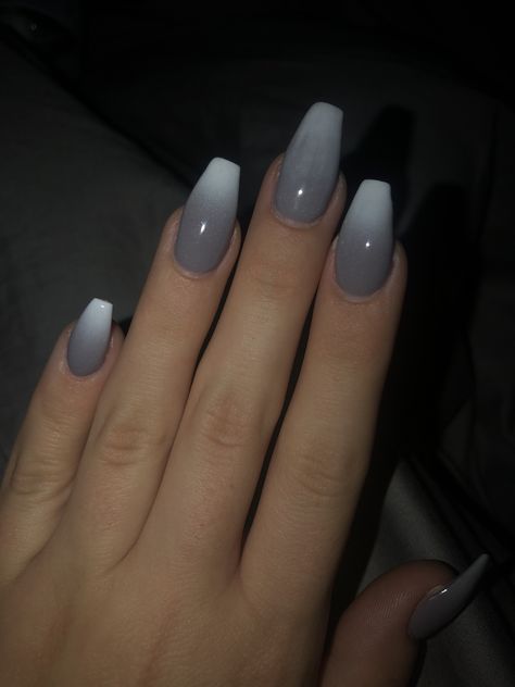 Gray Ombre Nails Coffin, Charcoal Gray Nail Designs, Gray Acrylic Nails Coffin Short, Gray Dip Nails Powder, Gray White Ombre Nails, Gray Nail Dip Ideas, Grey White Ombre Nails, Grey Colored Nails, White And Grey Ombre Nails