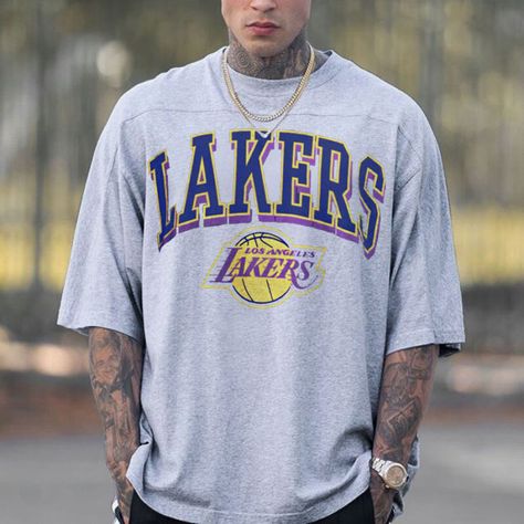 Summer Tee, 90s Lakers logo print T-shirt Los Angeles Basketball, Lakers Logo, Basketball Logo, Ripped Denim Shorts, Mode Casual, Ripped Denim, Pullover Designs, Casual Tank Tops, Tshirts Online