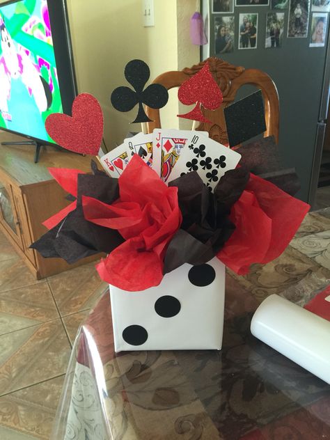 Casino themed birthday party centerpiece                                                                                                                                                      More Casino Themed Centerpieces, Casino Birthday Party, Vegas Theme Party, Casino Birthday, Casino Theme Party Decorations, Fest Temaer, Casino Party Foods, Vegas Theme, Casino Party Decorations