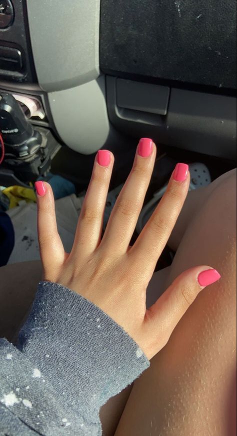 Plain Summer Gel Nails, Short Square Sns Nails, Neon Sns Nails, Short Square Hot Pink Nails, Bright Pink Short Nails, Short Summer Nails Pink, Spring Break Nails Dip, Short Acrylic Nails Square Solid Color, Bright Dip Nails